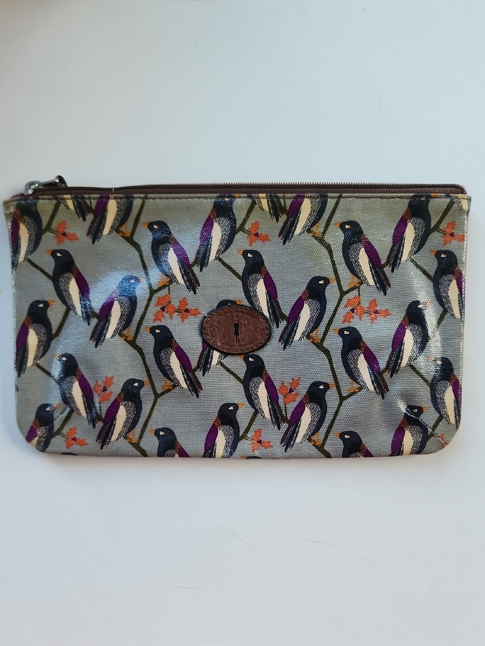 Fossil Key Per Bird-Print Zip Pouch in Gray with Purple Accents